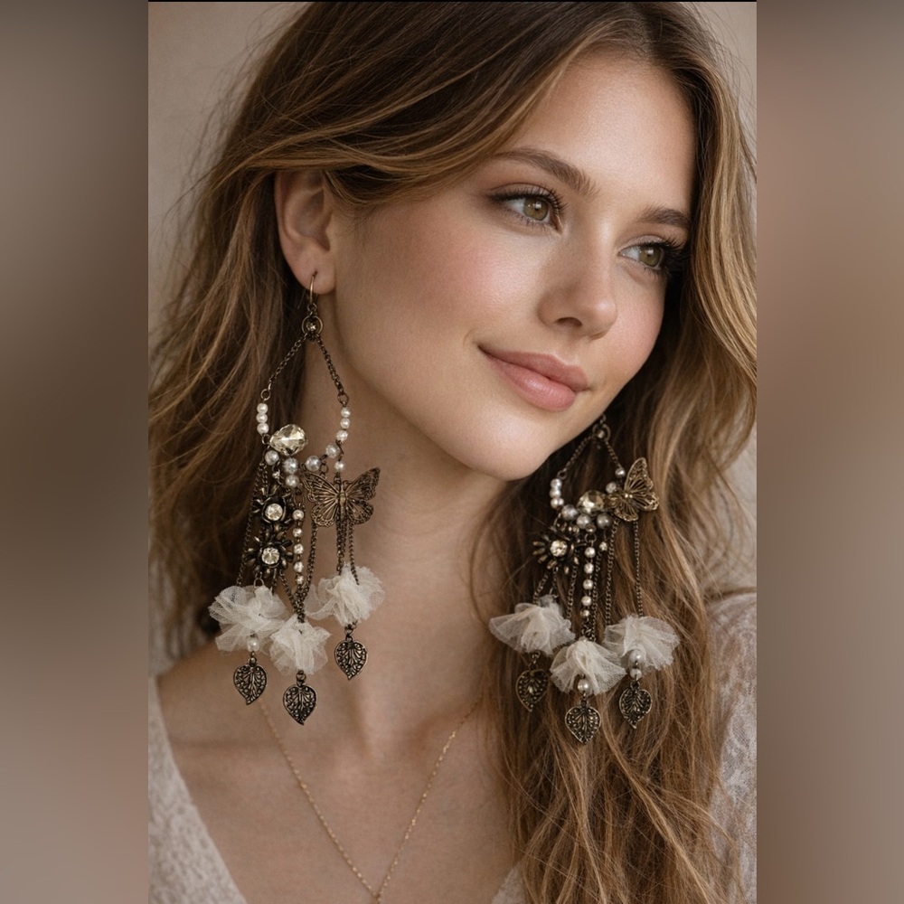 NEW Elegant Vintage Style Rustic Brown and Gold Butterfly Statement Earrings✨
